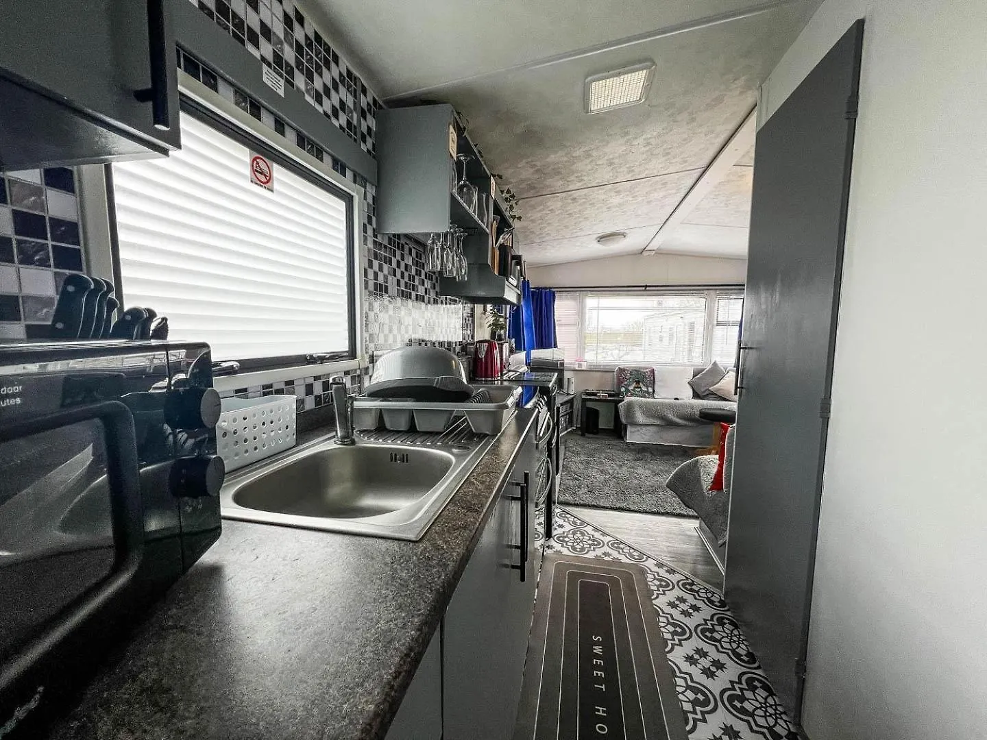 Homely Caravan At Sand Le Mere Holiday Park Ref 71018N Tunstall  Campsite Tunstall (East Riding of Yorkshire)
