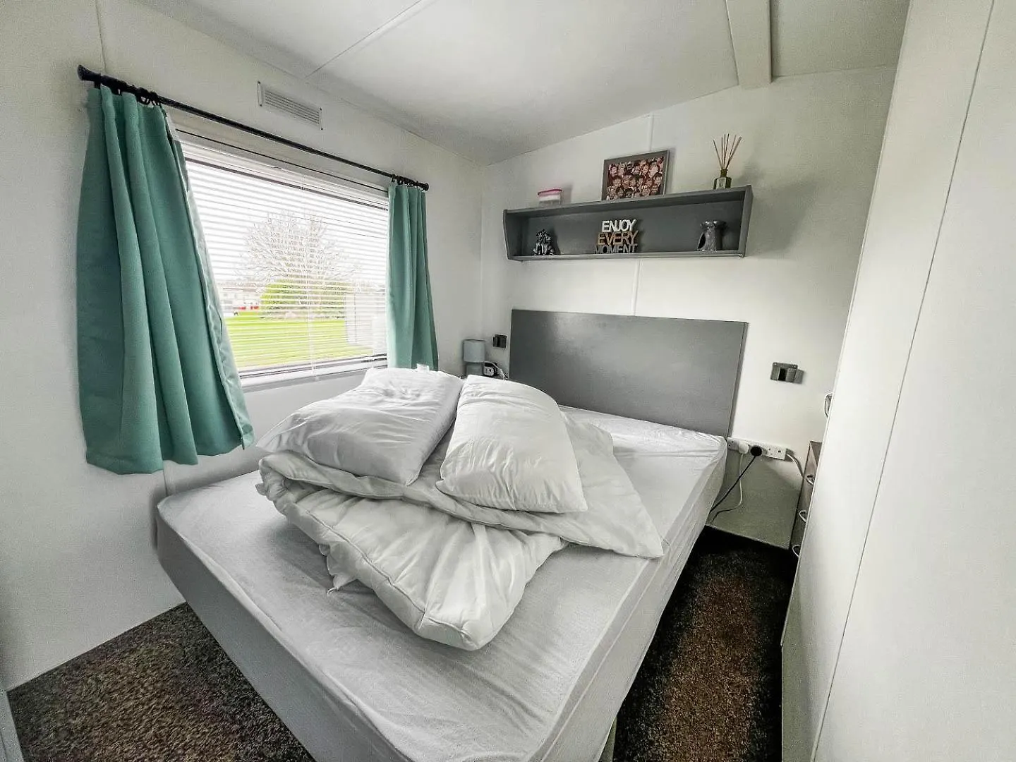 Homely Caravan At Sand Le Mere Holiday Park Ref 71018N Tunstall  0*, Tunstall (East Riding of Yorkshire) United Kingdom