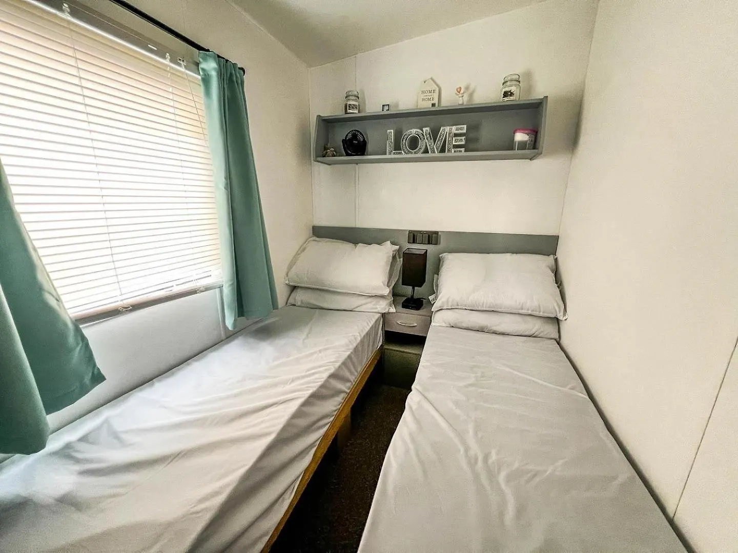 Campsite Homely Caravan At Sand Le Mere Holiday Park Ref 71018N Tunstall  United Kingdom