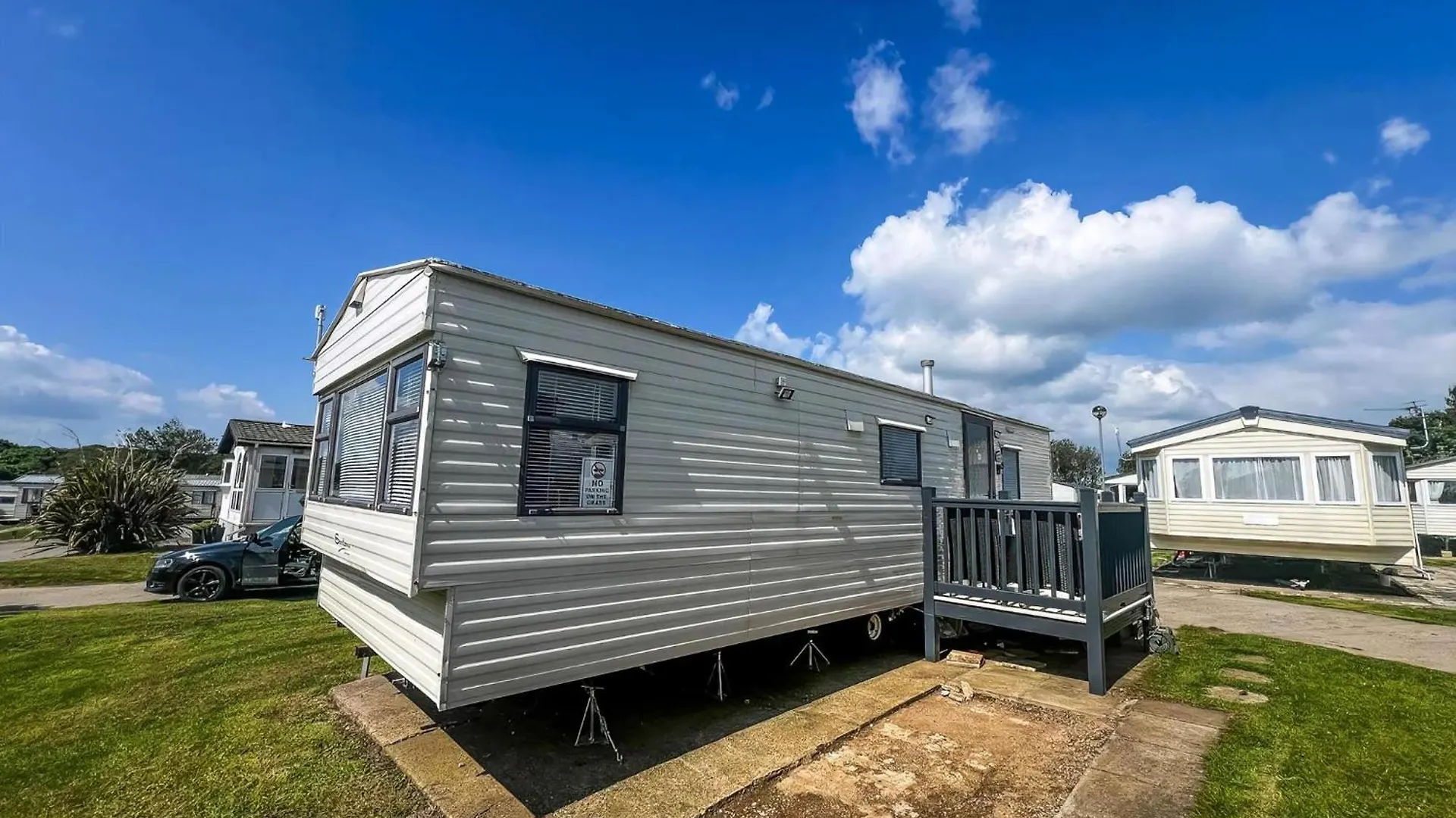 Homely Caravan At Sand Le Mere Holiday Park Ref 71018N Tunstall  0*, Tunstall (East Riding of Yorkshire) United Kingdom